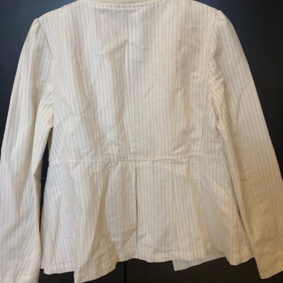 Banana Republic linen pinstripe blazer - Picture 11 of 13